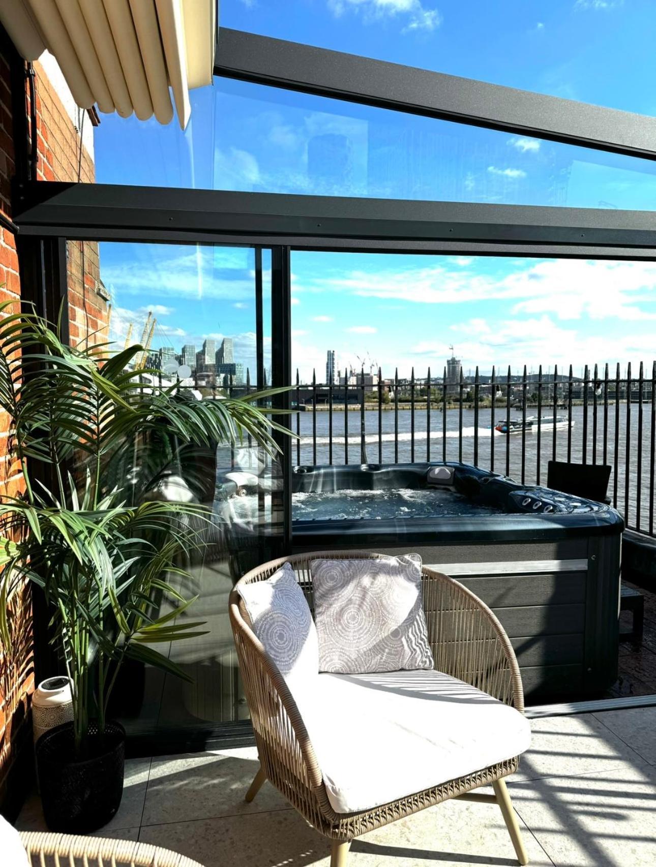 3 X Bedroom Riverside Flat With Hot Tub On Roof Terrace Londra Dış mekan fotoğraf